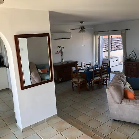 Villa Spacious 3br - 5-min To St Georges - Perfect For Families