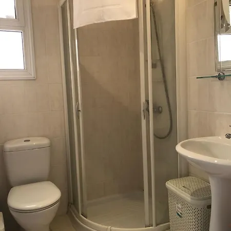 Spacious 3-bed - 5-min To St Georges - Perfect For Families *