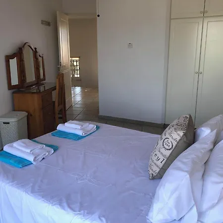 Spacious 3-bed - 5-min To St Georges - Perfect For Families Klorakas