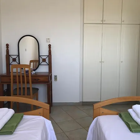 Spacious 3-bed - 5-min To St Georges - Perfect For Families Villa