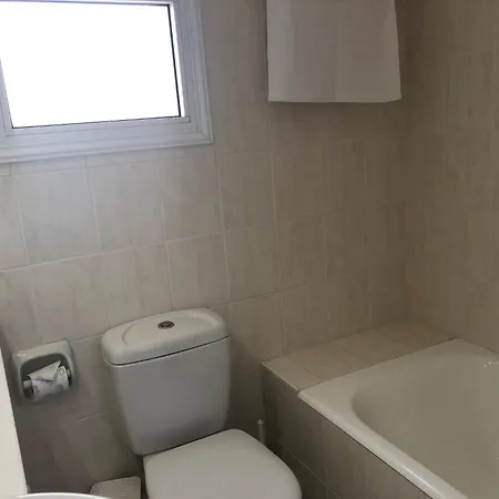 Spacious 3-bed - 5-min To St Georges - Perfect For Families