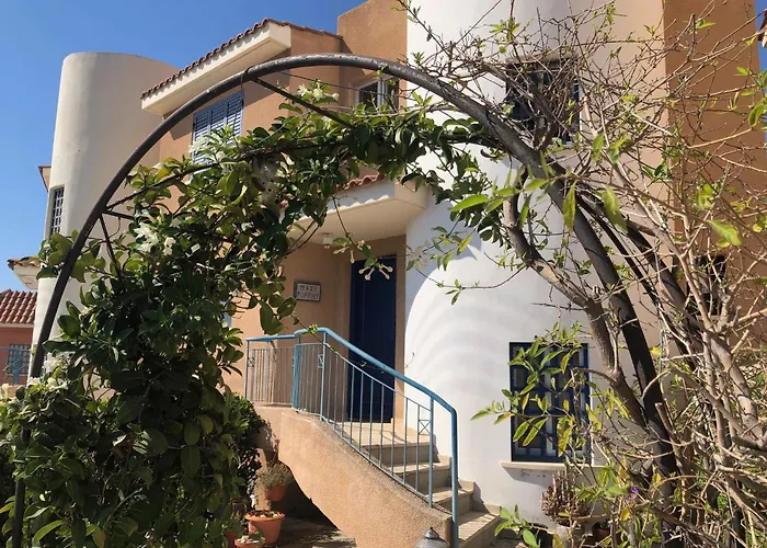 Spacious 3br - 5-min To St Georges - Perfect For Families Villa